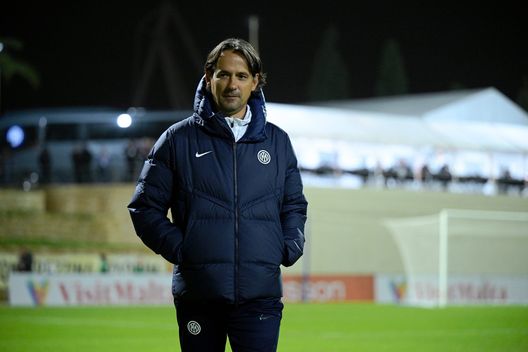 simone inzaghi (Photo by Mattia Ozbot - Inter/Inter via Getty Images) Inter, Inzaghi: “Battere il Napoli ci darà grande fiducia. Scudetto? Manca ancora tanto”- immagine 2