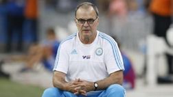 Bielsa manda i giocatori a fare gli spazzini!
