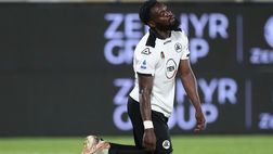 TS – Nzola, piercing più famoso d’Europa: l’attaccante ora rischia una multa