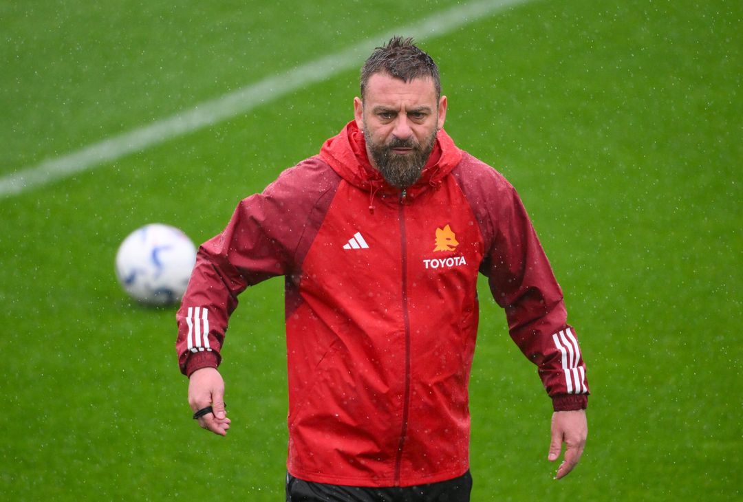 Roma, la ripresa degli allenamenti sotto la pioggia a Trigoria – FOTOGALLERY - immagine 4