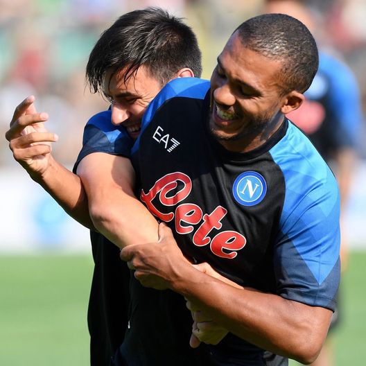 FOTO Sorrisi e abbracci tra Elmas e Juan Jesus a Castel di Sangro- immagine 2