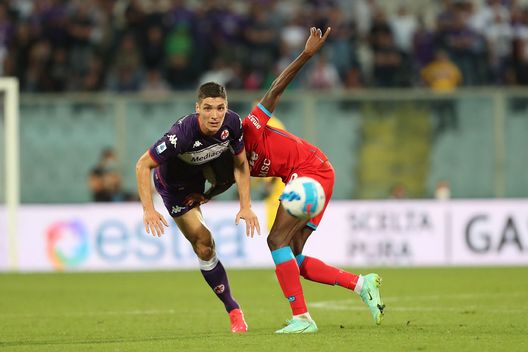 FLORENCE, ITALY - OCTOBER 03: Nikola Milenkovic of ACF Fiorentina battles for the ball with Vitor Osimhen of SSC Napoli during the Serie A match between ACF Fiorentina v SSC Napoli at Stadio Artemio Franchi on October 3, 2021 in Florence, Italy. (Photo by Gabriele Maltinti/Getty Images) FLORENCE, ITALY - OCTOBER 03: Nikola Milenkovic of ACF Fiorentina battles for the ball with Vitor Osimhen of SSC Napoli during the Serie A match between ACF Fiorentina v SSC Napoli at Stadio Artemio Franchi on October 3, 2021 in Florence, Italy. (Photo by Gabriele Maltinti/Getty Images)