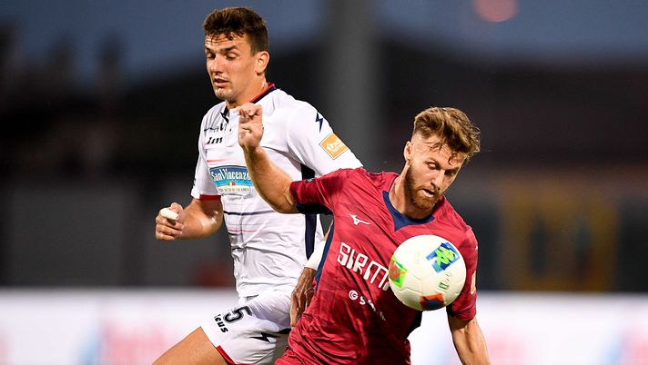 CITTADELLA, ITALY - JULY 10: Christian D'Urso of Cittadella battles for possession with Vladimir Golemic of Crotone during the Serie B match between AS Cittadella and FC Crotone at Stadio Pier Cesare Tombolato on July 10, 2020 in Cittadella, Italy. (Photo by Getty Images/Getty Images for Lega Serie B) Monza