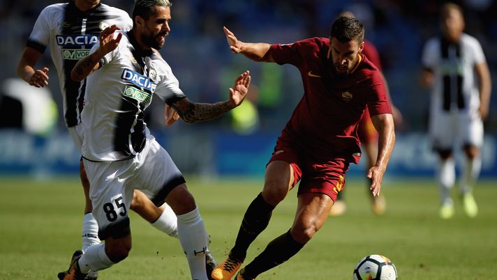 ROME, ITALY - SEPTEMBER 23: Kevin Strootman of AS Roma competes for the ball with Valon Behrami of Udinese Calcio during the Serie A match between AS Roma and Udinese Calcio at Stadio Olimpico on September 23, 2017 in Rome, Italy. (Photo by Paolo Bruno/Getty Images) ROME, ITALY - SEPTEMBER 23: Kevin Strootman of AS Roma competes for the ball with Valon Behrami of Udinese Calcio during the Serie A match between AS Roma and Udinese Calcio at Stadio Olimpico on September 23, 2017 in Rome, Italy. (Photo by Paolo Bruno/Getty Images)