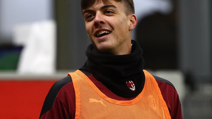 MILAN, ITALY - JANUARY 09: Daniel Maldini of AC Milan looks on during the Serie A match between AC Milan and Torino FC at Stadio Giuseppe Meazza on January 9, 2021 in Milan, Italy. Sporting stadiums around Italy remain under strict restrictions due to the Coronavirus Pandemic as Government social distancing laws prohibit fans inside venues resulting in games being played behind closed doors. (Photo by Marco Luzzani/Getty Images) Dietrofront Milan, Daniel Maldini potrebbe restare in rossonero - immagine 1
