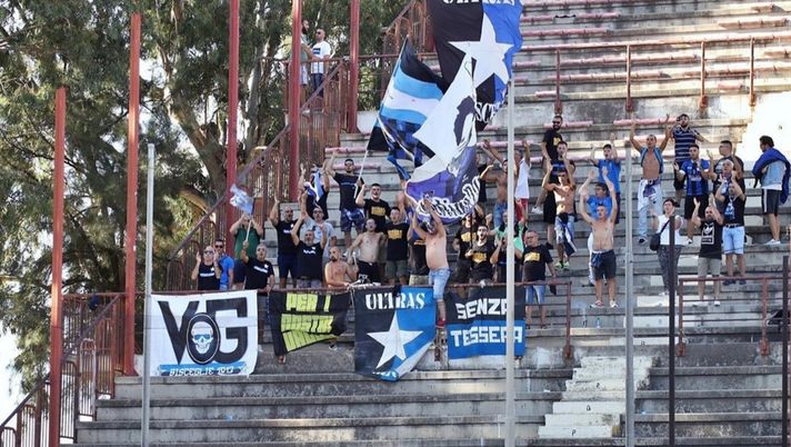 Tifosi pugliesi a Terrni: slip abbassati e...denuncia 