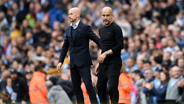 MANCHESTER, ENGLAND - OCTOBER 02: Pep Guardiola, Manager of Manchester City, and Erik ten Hag, Manager of Manchester United interact following the Premier League match between Manchester City and Manchester United at Etihad Stadium on October 02, 2022 in Manchester, England. (Photo by Michael Regan/Getty Images) Manchester, il derby dei Mister a parti invertite: Pep elogia lo United, ten Hag frena… - immagine 1