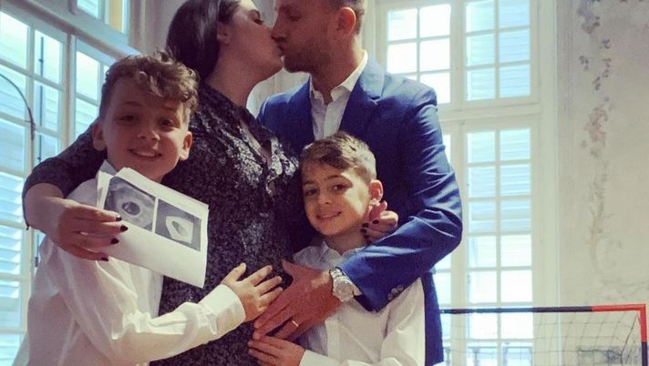 Genoa, Mimmo Criscito di nuovo papà: la dolce attesa di sua moglie Pamela Genoa, Mimmo Criscito di nuovo papà: la dolce attesa di sua moglie Pamela