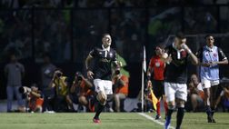 Vasco, l’argentino Vegetti re di Rio: 4 gol nel derby, la Mancha Negra ringrazia