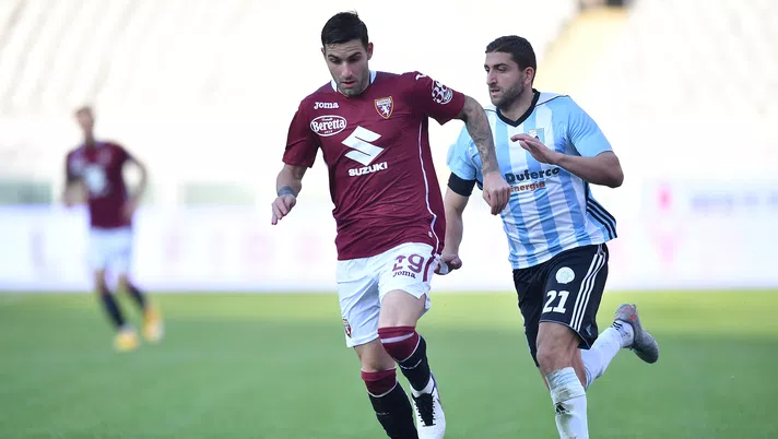 TURIN, ITALY - NOVEMBER 26:  Nicola Murru (L) of Torino FC in action agsainst Mauro Coppolaro of Virtus Entella during the Coppa Italia match between Torino FC and Virtus Entella at Stadio Olimpico di Torino on November 26, 2020 in Turin, Italy.  (Photo by Valerio Pennicino/Getty Images)
