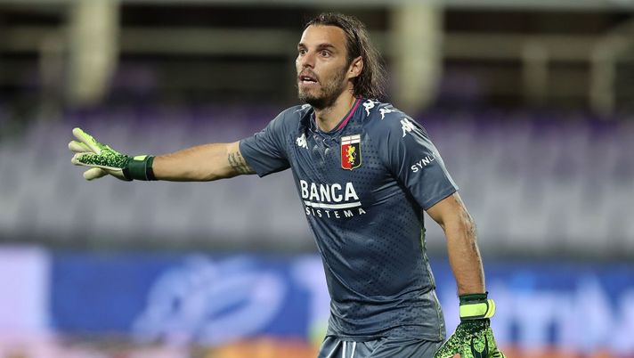 FLORENCE, ITALY - DECEMBER 07: Federico Marchetti of Genoa CFC gestures during the Serie A match between ACF Fiorentina and Genoa CFC at Stadio Artemio Franchi on December 7, 2020 in Florence, Italy. (Photo by Gabriele Maltinti/Getty Images) UFFICIALE – Spezia, depositato il contratto di Marchetti: la nuova gerarchia fra i portieri - immagine 1