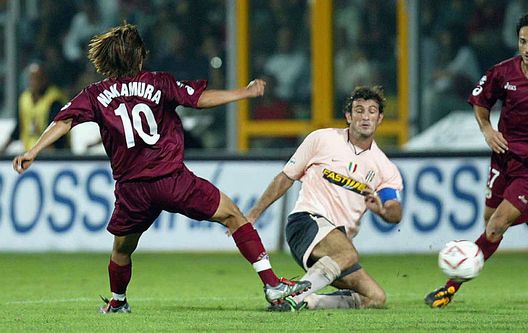 (Photo by Getty Images) Il Baggio del Giappone dà l’addio al calcio: a 44 anni si ritira Nakamura- immagine 2