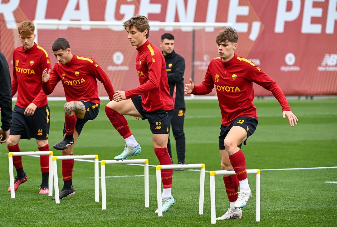 Roma, l’allenamento dopo la vittoria con la Real Sociedad: c’è Pisilli – FOTO GALLERY - immagine 9