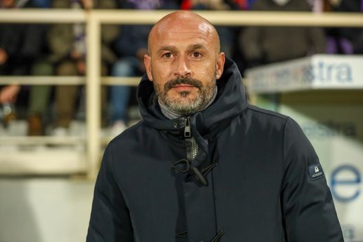 GERMOGLI PH: 30 NOVEMBRE 2021 FIRENZE STADIO ARTEMIO FRANCHI SERIE A FIORENTINA VS SAMPDORIA NELLA FOTO MISTER VINCENZO ITALIANO GERMOGLI PH: 30 NOVEMBRE 2021 FIRENZE STADIO ARTEMIO FRANCHI SERIE A FIORENTINA VS SAMPDORIA NELLA FOTO MISTER VINCENZO ITALIANO