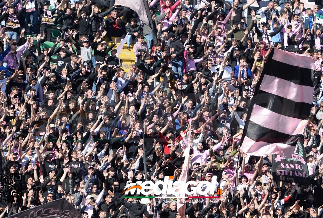 FOTOTIFO Palermo-Frosinone 1-1, i tifosi allo Stadio “Renzo Barbera” (Gallery) - immagine 33
