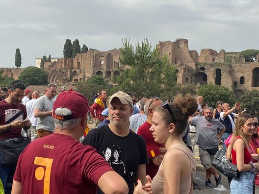 Festa Roma, termina il corteo: 100.000 tifosi in piazza. Mancini e Zaniolo scatenati- immagine 8