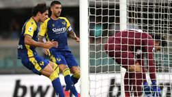 Il Verona gioca ma sbaglia troppo, resta in dieci e il Sassuolo vince 2-3