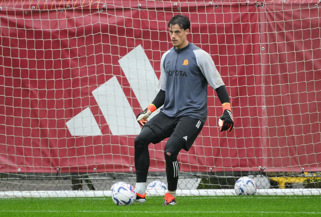 Roma, la ripresa degli allenamenti sotto la pioggia a Trigoria – FOTOGALLERY - immagine 42