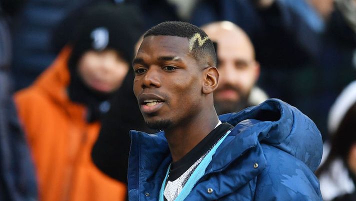 TURIN, ITALY - JANUARY 29: Paul Pogba of Juventus looks on prior to the Serie A match between Juventus and AC Monza at on January 29, 2023 in Turin, Italy. (Photo by Valerio Pennicino/Getty Images) Tardelli contro Pogba: “È un problema per la Juve. E va a sciare…” - immagine 1