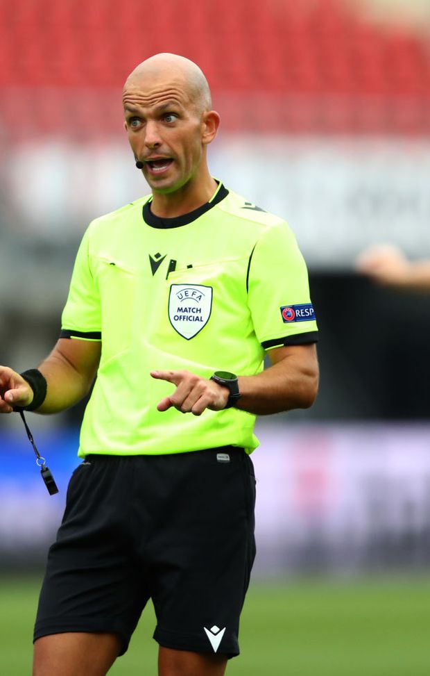 ALKMAAR, NETHERLANDS - AUGUST 26: Match official Luis Godinho reacts during the UEFA Champions League qualification match between AZ Alkmaar and FC Viktoria Plzen at AZ Stadion, Alkmaar, Netherlands on August 26, 2020 in Alkmaar, Netherlands. (Photo by Dean Mouhtaropoulos/Getty Images) ALKMAAR, NETHERLANDS - AUGUST 26: Match official Luis Godinho reacts during the UEFA Champions League qualification match between AZ Alkmaar and FC Viktoria Plzen at AZ Stadion, Alkmaar, Netherlands on August 26, 2020 in Alkmaar, Netherlands. (Photo by Dean Mouhtaropoulos/Getty Images)