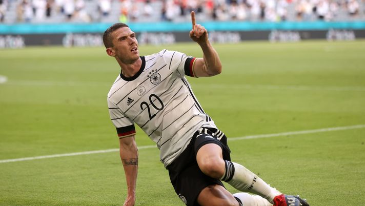 MUNICH, GERMANY - JUNE 19: Robin Gosens of Germany celebrates after scoring their side's fourth goal during the UEFA Euro 2020 Championship Group F match between Portugal and Germany at Football Arena Munich on June 19, 2021 in Munich, Germany. (Photo by Alexander Hassenstein/Getty Images) Il primato dell’Atalanta: unica squadra di A con 8 qualificati ai Mondiali 2022 - immagine 1