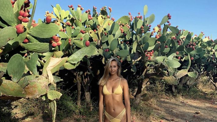 Viky Verga tra i fichi d'india del Salento 