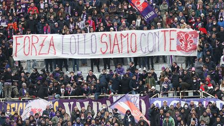 FLORENCE, ITALY - MARCH 06: Fans of ACF Fiorentina during the Serie A match between ACF Fiorentina and Hellas Verona FC at Stadio Artemio Franchi on March 6, 2022 in Florence, Italy. (Photo by Gabriele Maltinti/Getty Images) FLORENCE, ITALY - MARCH 06: Fans of ACF Fiorentina during the Serie A match between ACF Fiorentina and Hellas Verona FC at Stadio Artemio Franchi on March 6, 2022 in Florence, Italy. (Photo by Gabriele Maltinti/Getty Images)