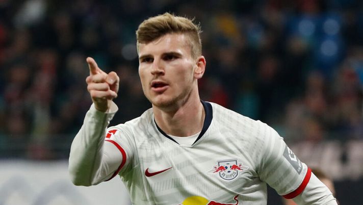 Leipzig's German forward Timo Werner celebrates scoring the opening goal during the German first division Bundesliga football match RB Leipzig v FC Cologne in Leipzig, eastern Germany, on November 23, 2019. (Photo by Odd ANDERSEN / AFP) / RESTRICTIONS: DFL REGULATIONS PROHIBIT ANY USE OF PHOTOGRAPHS AS IMAGE SEQUENCES AND/OR QUASI-VIDEO (Photo by ODD ANDERSEN/AFP via Getty Images) Werner si allontana dalla Juve: può tornare al Lipsia, pronta la riduzione dell’ingaggio - immagine 1