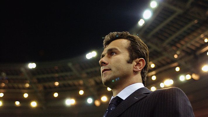 PARIS - NOVEMBER 20 :  Yugoslavia coach Dejan Savicevic watches play from the sidelines during the international friendly match between France and Yugoslavia held on November 20, 2002 at Stade de France in Paris, France.  France won the match 3-0.  (Photo by Shaun Botterill/Getty Images) 