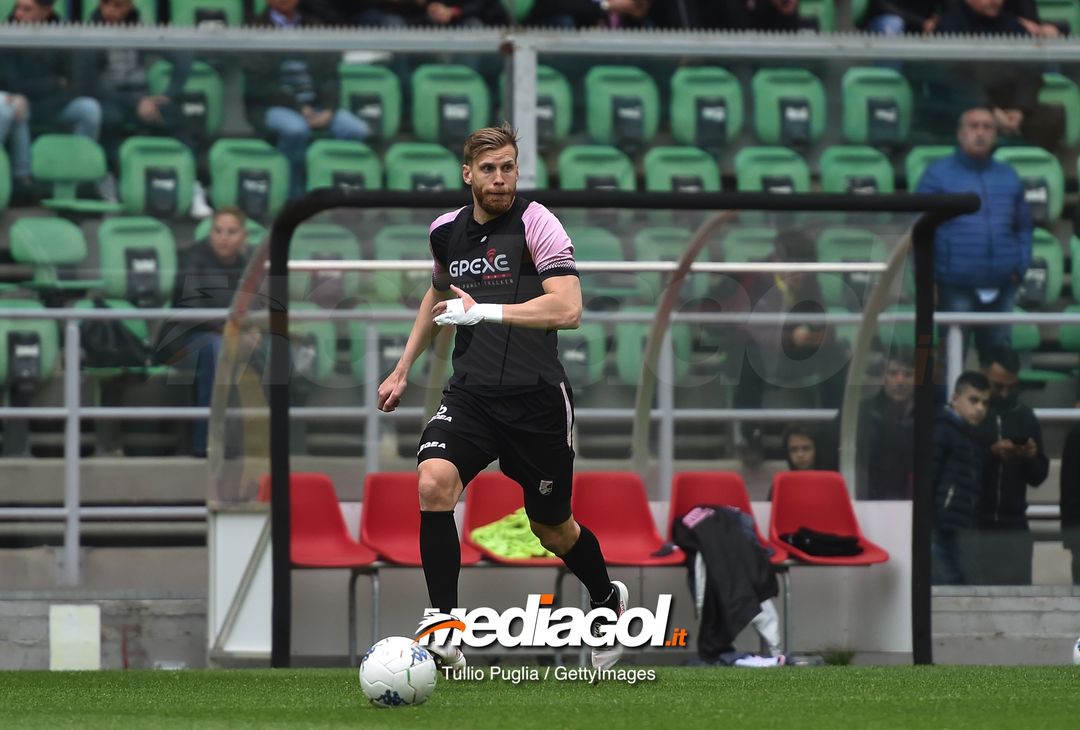  PALERMO, ITALY - MARCH 28: Niklas Gunnarsson of Palermo in action during a training session at Stadio Renzo Barbera on March 28, 2019 in Palermo, Italy. (Photo by Tullio M. Puglia/Getty Images) 