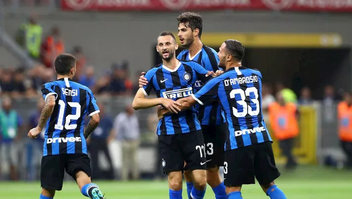 Ranocchia prende in giro Sensi, lo fa diventare un nano di Biancaneve e poi: &#8220;Scusa&#8221;