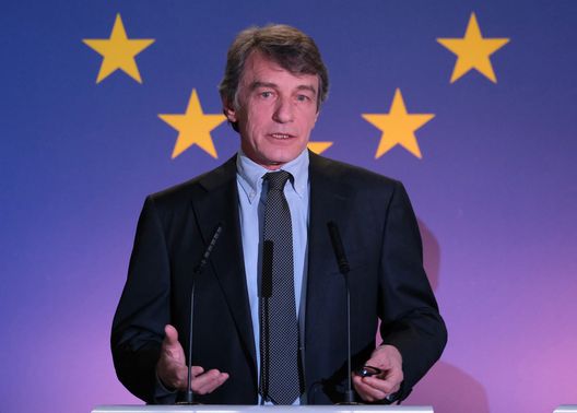 BRUSSELS, BELGIUM - JANUARY 31: David Sassoli, President of the European Parliament, speaks to the media with Charles Michel, President of the European Council, and Ursula von der Leyen, President of the European Commission, on the day the United Kingdom will depart from the European Union on January 31, 2020 in Brussels, Belgium. The departure will officially take place at midnight CET tonight, at which time a transition period will begin and a new generation of trade talks will launch. (Photo by Sean Gallup/Getty Images) Jacobelli ricorda Sassoli: “Il viola che affondò la Superlega”- immagine 2