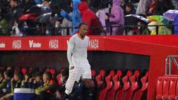 Siviglia-Barcellona, Koundé scaglia pallone in faccia a Jordi Alba: espulso