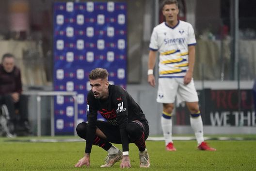 Milan-Verona 3-2, stagione 2021-2022. Sotto di due gol, i rossoneri ribaltano il doppio svantaggio. In foto Castillejo, il quale aveva propiziato l'autogol di Gunter finale (getty images) Milan-Verona 3-2, stagione 2021-2022. Sotto di due gol, i rossoneri ribaltano il doppio svantaggio. In foto Castillejo, il quale aveva propiziato l'autogol di Gunter finale (getty images)