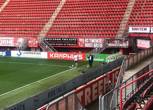 FOTO VN – Dirigenza viola a Enschede, Pradè assente (ma è in Olanda)- immagine 3
