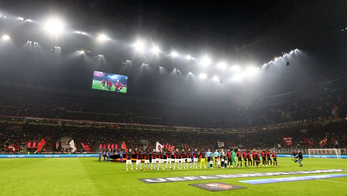 MILAN, ITALY - FEBRUARY 15: A general view of the inside of the stadium as players of AC Milan and Stade Rennais line up prior to the UEFA Europa League 2023/24 Playoff First Leg match between AC Milan and Stade Rennais FC at Stadio Giuseppe Meazza on February 15, 2024 in Milan, Italy. (Photo by Marco Luzzani/Getty Images) Terrier: “Se segniamo presto possiamo entusiasmare il pubblico” - immagine 1