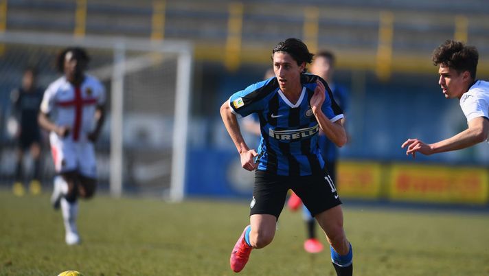 SESTO SAN GIOVANNI, ITALY - FEBRUARY 22:  Samuele Mulattieri of FC Internazionale in action  during the Primavera 1 match between FC Internazionale U19 and Genoa CFC U19 at Stadio Breda on February 22, 2020 in Sesto San Giovanni, Italy.  (Photo by Claudio Villa - Inter/Inter via Getty Images) 