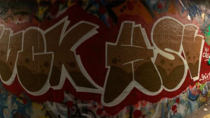 Amburgo, il derby della vernice e della scalinata: Davidstrasse torna bianco-marrone… Amburgo, il derby della vernice e della scalinata: Davidstrasse torna bianco-marrone…