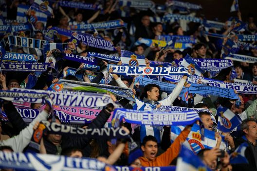 (Photo by Alex Caparros/Getty Images) L’Espanyol ai propri soci da più di 25 anni: un biglietto gratis per il derby con il Barça- immagine 2