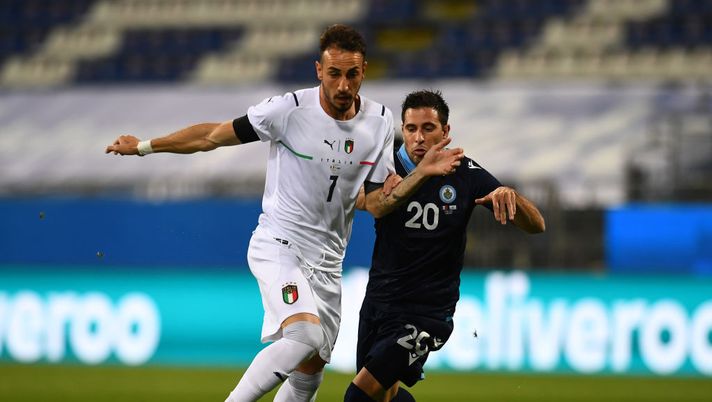 CAGLIARI, ITALY - MAY 28:  Gaetano Castrovilli of Italy competes for the ball with Jose Hirsch of San Marino during the international friendly match between Italy and San Marino at  on May 28, 2021 in Cagliari, Italy. (Photo by Claudio Villa/Getty Images) 