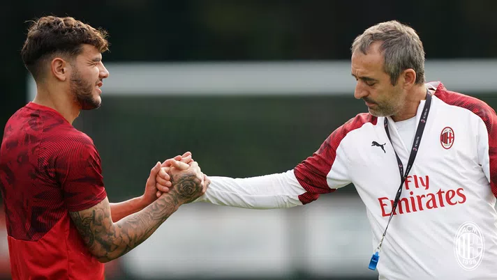 Credits: @acmilan