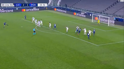 VIDEO Juventus-Porto, il gol di Sergio Oliveira su punizione: riguarda l’errore di CR7 in barriera