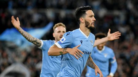 ROME, ITALY - MAY 07: Luis Alberto of SS Lazio celebrates a second goal with his team mates during the Serie A match between SS Lazio and UC Sampdoria at Stadio Olimpico on May 07, 2022 in Rome, Italy. (Photo by Marco Rosi - SS Lazio/Getty Images)
