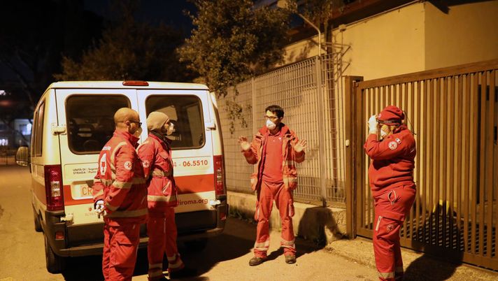 ROME, ITALY - MARCH 17: Emiliano Loppa,(center) a member of the Italian Red Cross briefs his team at the Red Cross headquarter as they start the round of distribution of 50 meals to the homeless on March 17, 2020 in Rome, Italy.
Homeless people are trapped in still cities, many assistance centers are closed due to possible contagion, some associations have stopped or slowed down their assistance activities.Nobody begs because nobody can leave the house, and without money you can't buy anything and the shops are almost all closed. Homeless people have become an emergency within the emergency.
(Photo by Marco Di Lauro/Getty Images) ROME, ITALY - MARCH 17: Emiliano Loppa,(center) a member of the Italian Red Cross briefs his team at the Red Cross headquarter as they start the round of distribution of 50 meals to the homeless on March 17, 2020 in Rome, Italy.
Homeless people are trapped in still cities, many assistance centers are closed due to possible contagion, some associations have stopped or slowed down their assistance activities.Nobody begs because nobody can leave the house, and without money you can't buy anything and the shops are almost all closed. Homeless people have become an emergency within the emergency.
(Photo by Marco Di Lauro/Getty Images)