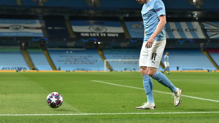 MANCHESTER, ENGLAND - AUGUST 07: Kevin De Bruyne of Manchester City looks on during the UEFA Champions League round of 16 second leg match between Manchester City and Real Madrid at Etihad Stadium on August 07, 2020 in Manchester, England. (Photo by Peter Powell/Pool via Getty Images) MANCHESTER, ENGLAND - AUGUST 07: Kevin De Bruyne of Manchester City looks on during the UEFA Champions League round of 16 second leg match between Manchester City and Real Madrid at Etihad Stadium on August 07, 2020 in Manchester, England. (Photo by Peter Powell/Pool via Getty Images)