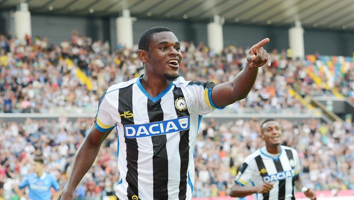 Udinese's forward Duvan Estevan Banguera Zapata celebrates with his teammates after scoring the first goal of the Italian Serie A soccer match between Udinese Calcio and Empoli FC at Friuli Stadium in Udine, 19 September 2015. ANSA/ LANCIA 