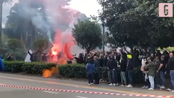 VIDEO Spezia, “Vogliamo stare in Serie A”: i tifosi incitano la squadra prima del match contro il Torino