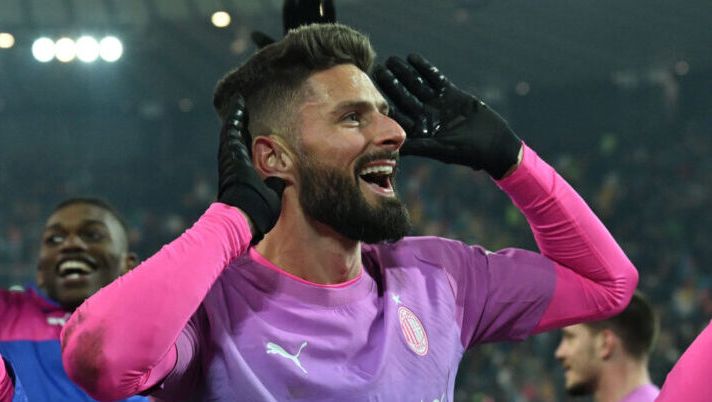 UDINE, ITALY - JANUARY 20: Olivier Giroud of AC Milan celebrates the win at the end of the Serie A TIM match between Udinese Calcio and AC Milan - Serie A TIM at Dacia Arena on January 20, 2024 in Udine, Italy. (Photo by Claudio Villa/AC Milan via Getty Images) Giroud: “Futuro, non so cosa succederà! 20 gol e doppia cifra di assist, Leao, Pioli, Zirkzee, USA…” - immagine 1