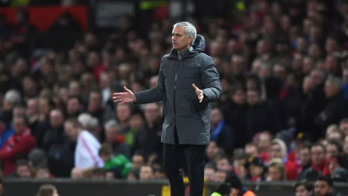 MANCHESTER, ENGLAND - APRIL 04: Jose Mourinho, Manager of Manchester United looks on during the Premier League match between Manchester United and Everton at Old Trafford on April 4, 2017 in Manchester, England.  (Photo by Shaun Botterill/Getty Images)