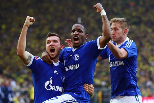 Esultanza Hoger nel derby del 2012 con Jefferson Farfan e Holtby (Photo by Alex Grimm/Bongarts/Getty Images) Esultanza Hoger nel derby del 2012 con Jefferson Farfan e Holtby (Photo by Alex Grimm/Bongarts/Getty Images)